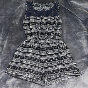 Women’s romper size large